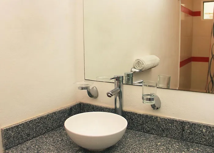 Hotel Xell Suites & 3*