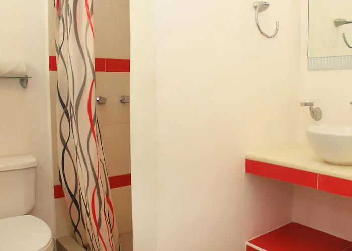 Hotel Xell Suites &