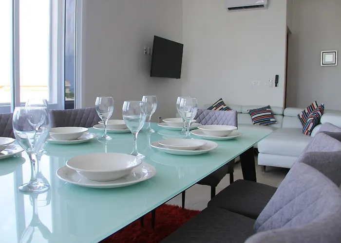 Xell Suites & 3*